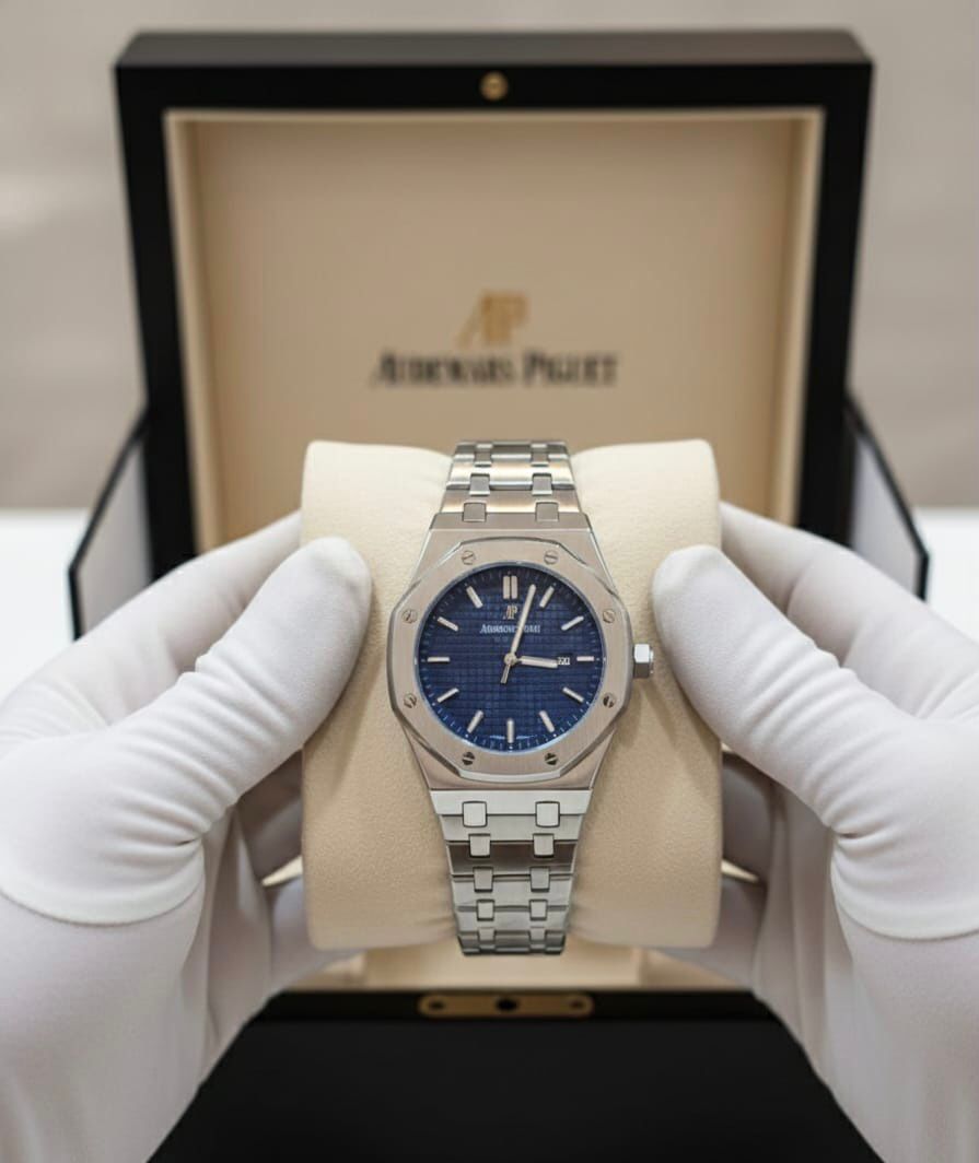Audemars Piguet – Royal Oak Selfwinding (stainless steel, blue “Grande Tapisserie” dial)