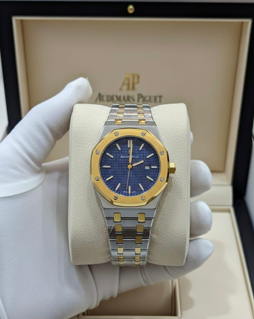 Audemars Piguet – Royal Oak Selfwinding (two-tone stainless steel & yellow gold, blue “Grande Tapisserie” dial)