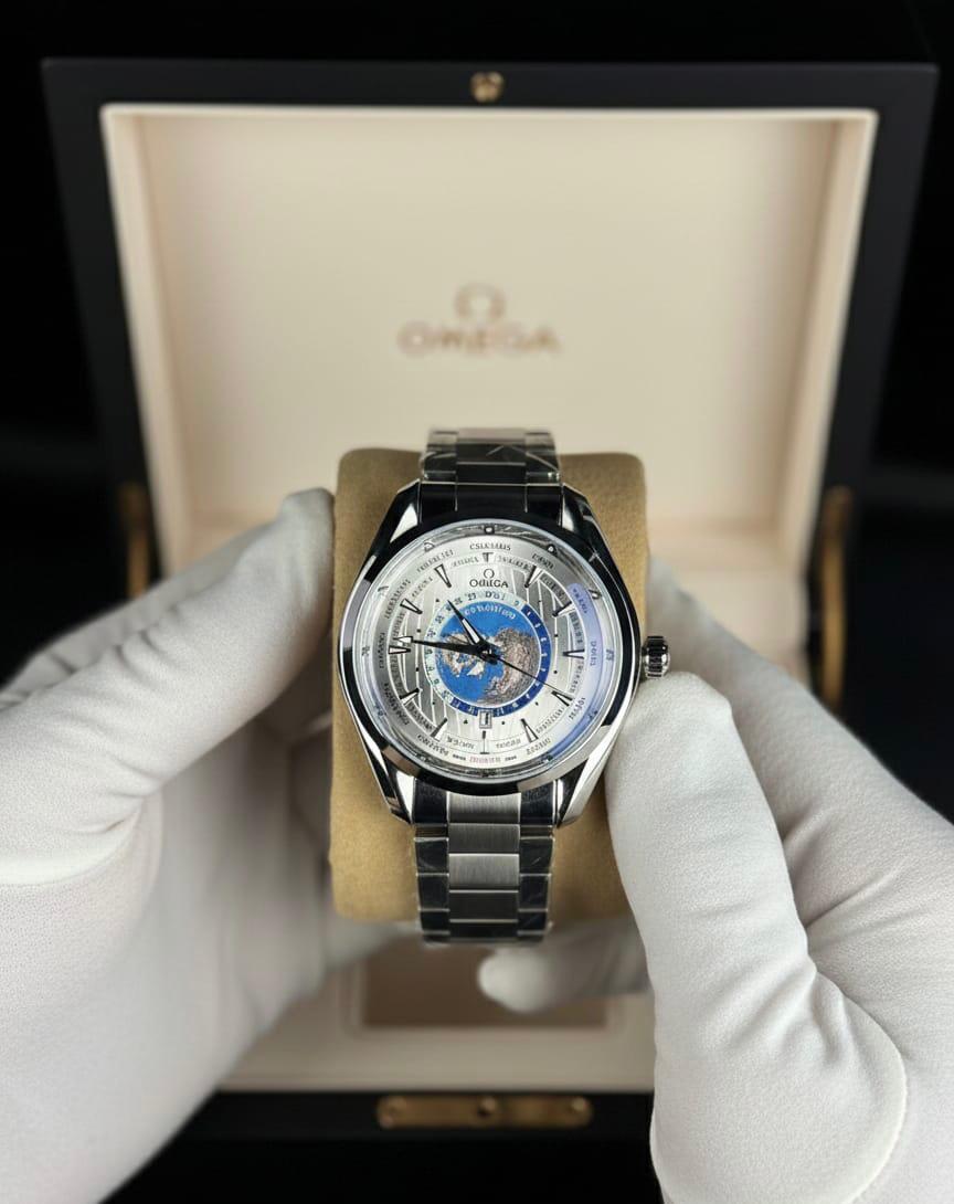 Omega Seamaster  – Worldtimer | Silver / white main dial |